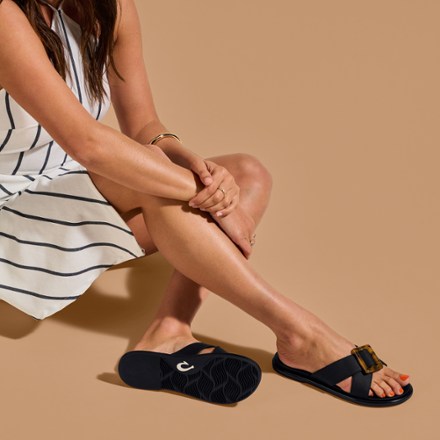 OluKai La'i Slides - Women's 5