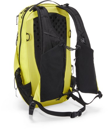 Arc'teryx Aerios 18 Pack 3