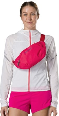 Nathan Limitless Run 2 L Hydration Sling 7