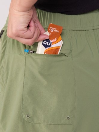 Janji Omni 4" Shorts - Women's 4