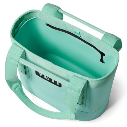 YETI Camino 20 Carryall 2