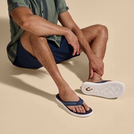 OluKai Leeward Flip-Flops - Men's 5