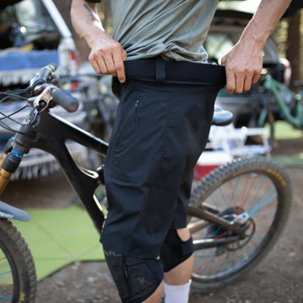 Flylow Goodson Bike Shorts - Men's 4