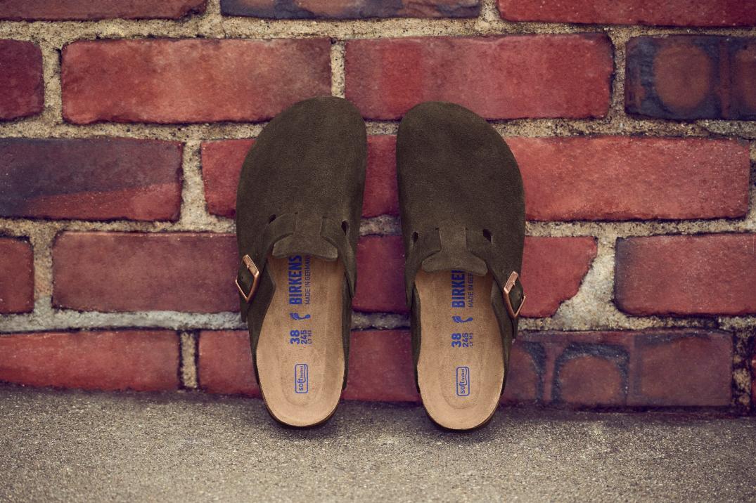 Location Image for Boston Soft Footbed Clogs - Women's