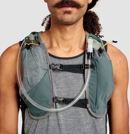 Ultimate Direction Trail Hydration Vest 8