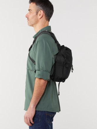 REI Co-op Ruckpack Sling 8