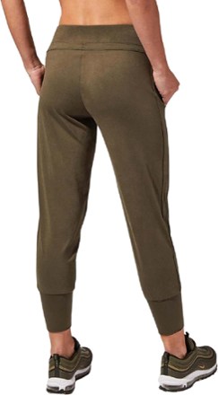 women's slim jogger pants