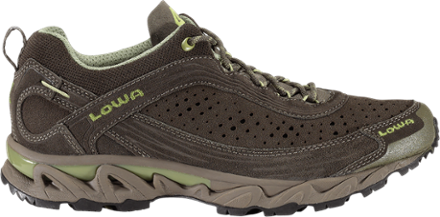 lowa trail running shoes