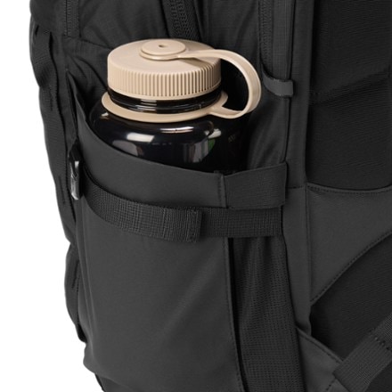 The North Face Recon Pack - Women's Water bottle pocket (Water bottle sold separately)