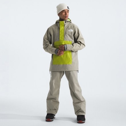 The North Face Driftview Anorak - Men's 3