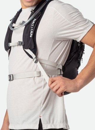 Nathan Crossover 15 Liter Hydration Pack 7