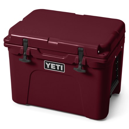 YETI Tundra 35 Cooler 1