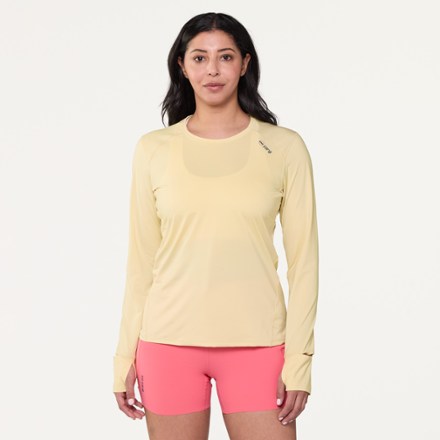 Model info: Height: 5' 6" | Chest: 34" | Waist: 28" | Wearing size: M