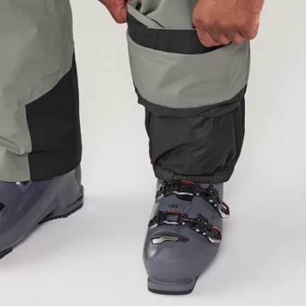 Helly Hansen Legendary Insulated Bib Snow Pants - Men's 7