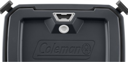 Coleman Convoy Series 28-Quart Portable Cooler 4