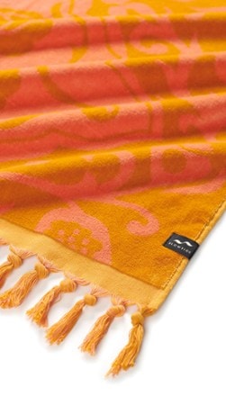 Slowtide Rosie Premium Woven Towel 1