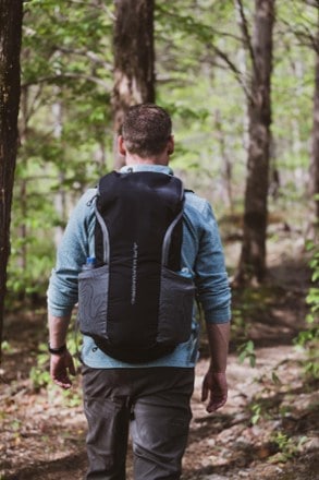 ALPS Mountaineering Contour 28 Pack 9