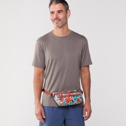 REI Co-op Trail 2 Print Waist Pack 1