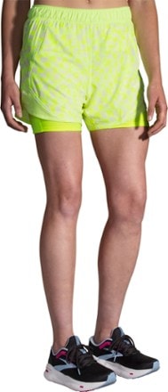 Brooks Chaser 5" 2-In-1 Shorts - Women's 1