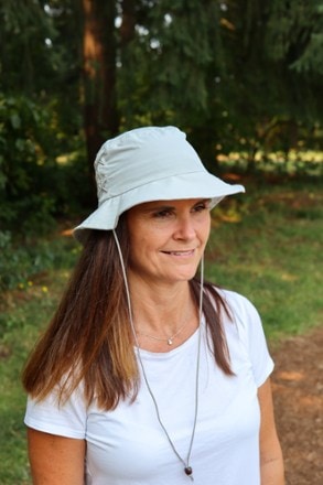 CTR Criss Cross Bucket Hat - Women's 5