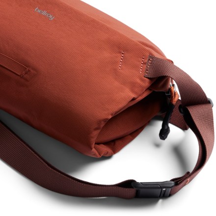 Bellroy Lite Sling 7 L 3