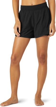 Beyond Yoga In Stride Lined Shorts - Women's 0