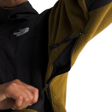 The North Face Retro Denali Jacket - Men's 6