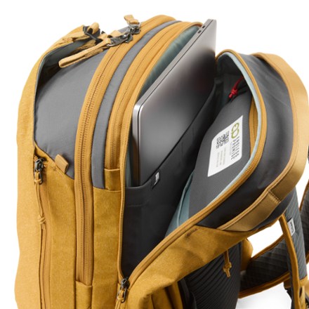 NEMO Vantage 26 L Endless Promise Everyday Adventure Daypack 4