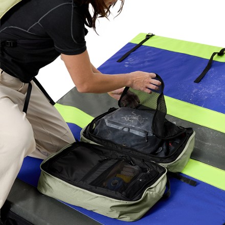 Arc'teryx Ion Gear Organizer 9