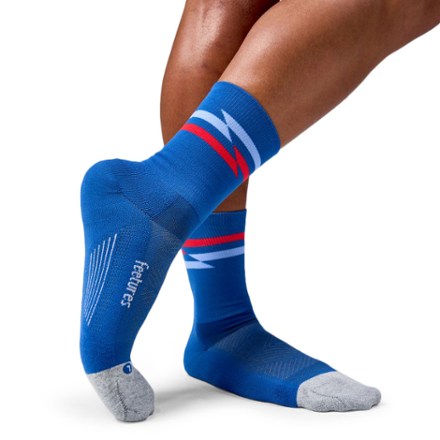 Feetures Elite Light Cushion Mini Crew Socks 1