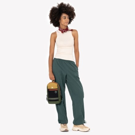 Sherpani Pike Sling Bag - Women's 6