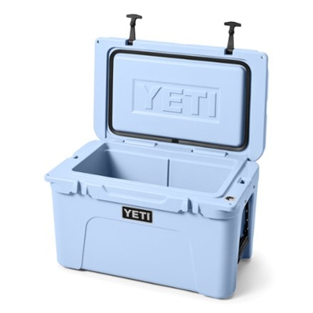 YETI Tundra 45 Cooler 2