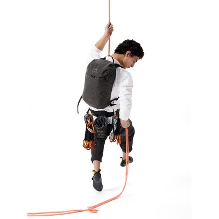 Arc'teryx Konseal 15 Pack 9