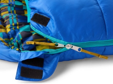 REI Co-op Kids' Overnight Bundle Zipper detail