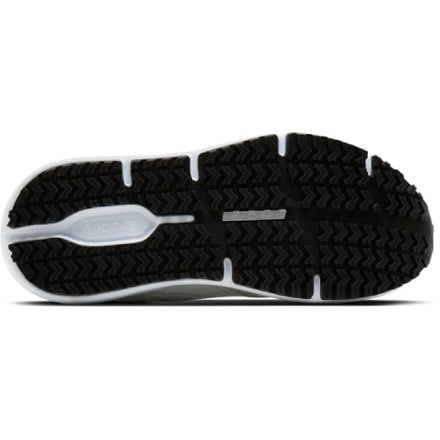Brooks Ghost Max Slip Resistant Shoes - Women's 5