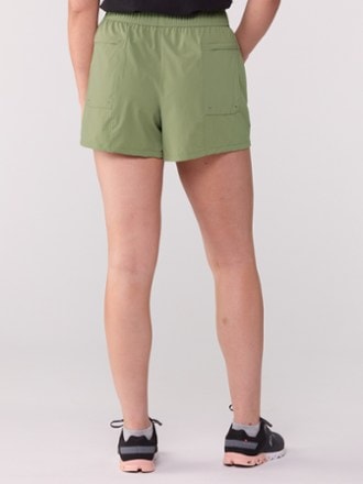 Janji Omni 4" Shorts - Women's 2