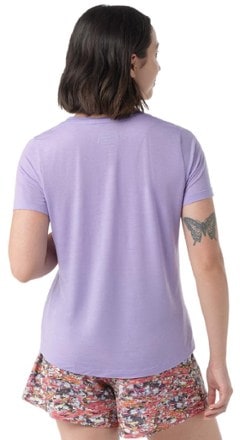 Smartwool Active Ultralite V-Neck T-Shirt - Women's 2