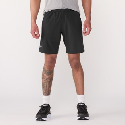 Model info: Height: 6' 0" | Waist: 32" | Inseam: 34" | Wearing size: M