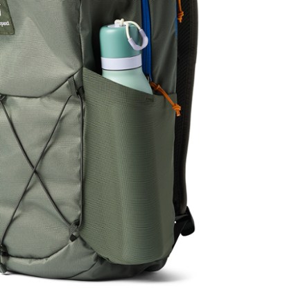 Cotopaxi Abierto 26 L Daypack Water bottle not included