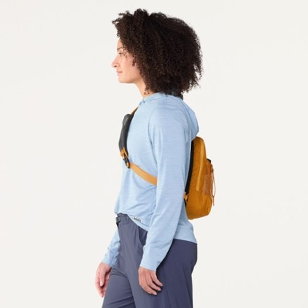 REI Co-op Trailmade Hydration Sling 2