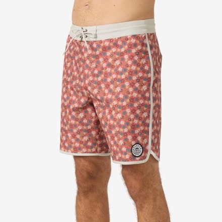 O'Neill Cruzer Scallop 18" Board Shorts - Men's 3