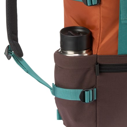 Topo Designs Rover Pack Water bottle pocket (Water bottle sold separately)