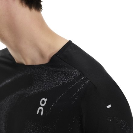 On Performance-T Lumos Top - Men's 4