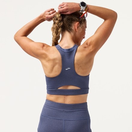 Brooks Luxe Pocket Sports Bra 1