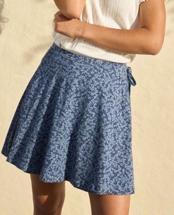 Location Image of color True Navy Tonal Print