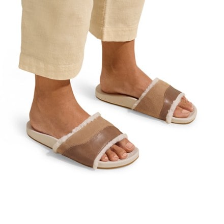 OluKai Ho'Ala Slides - Women's 4