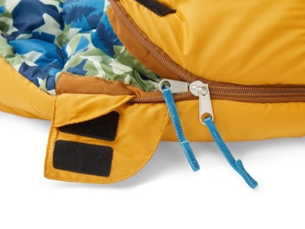 REI Co-op Kindercone 25 Sleeping Bag - Kids' Zipper detail (Desert Sun)