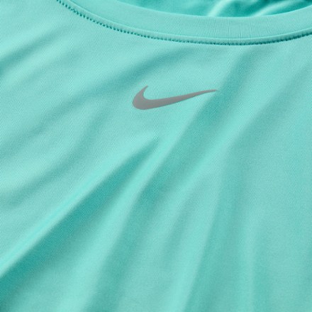 Nike One Classic T-Shirt - Women's 6