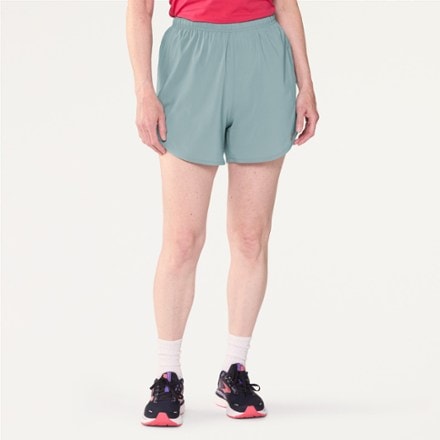 Patagonia Trailfarer Shorts 4.5" - Women's 1