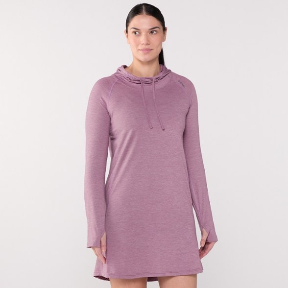 Model info: Height: 5'10" | Chest: 34 C | Waist: 29" | Wearing size: M